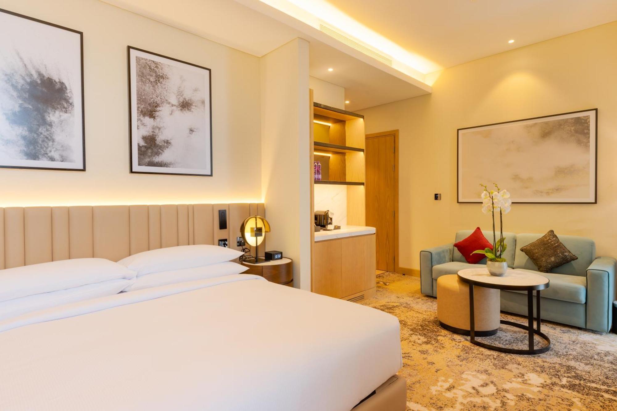 Embassy By Hilton Old Town 4*