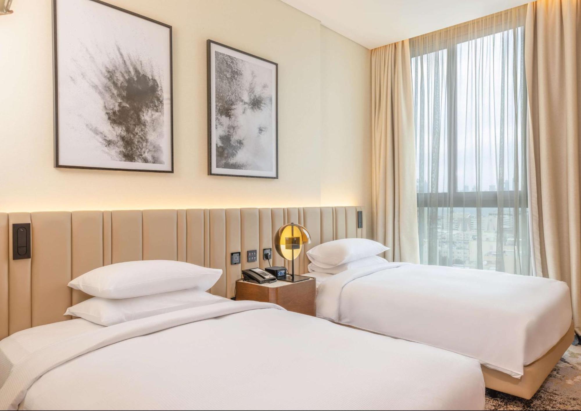 Hotel Embassy By Hilton Old Town 4*